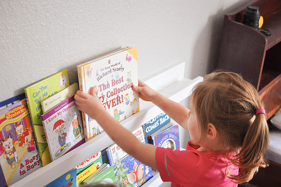 DIY Wall Mounted Kid's Bookshelves - Our Handcrafted Life 12