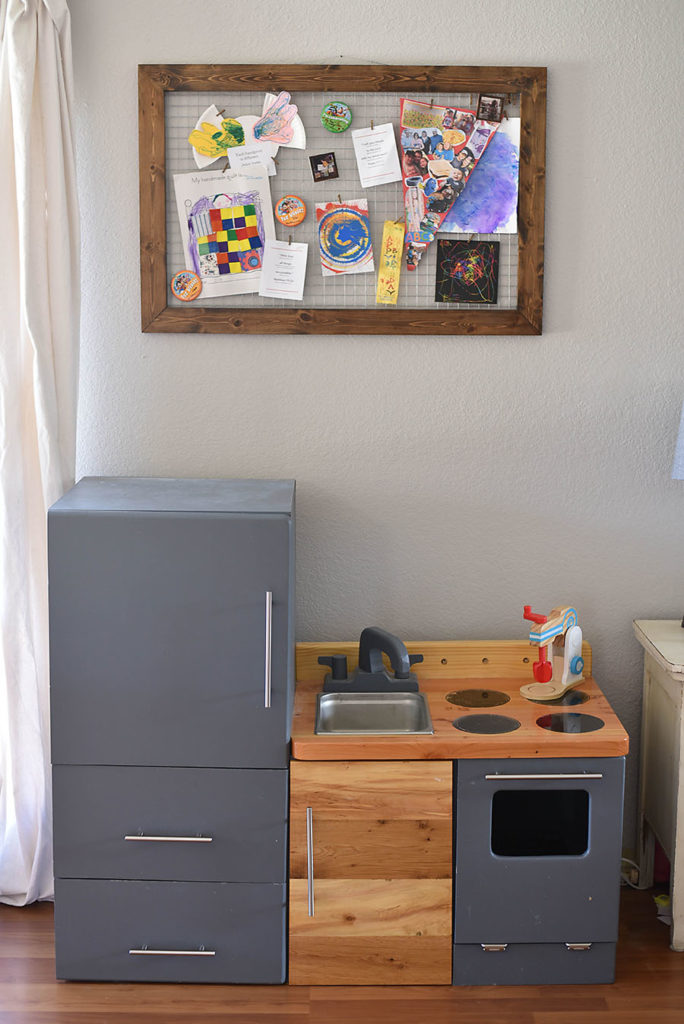 DIY Chicken Wire Memo Board - Our Handcrafted Life