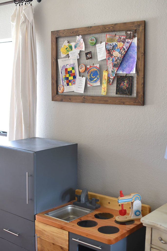 DIY Chicken Wire Memo Board - Our Handcrafted Life