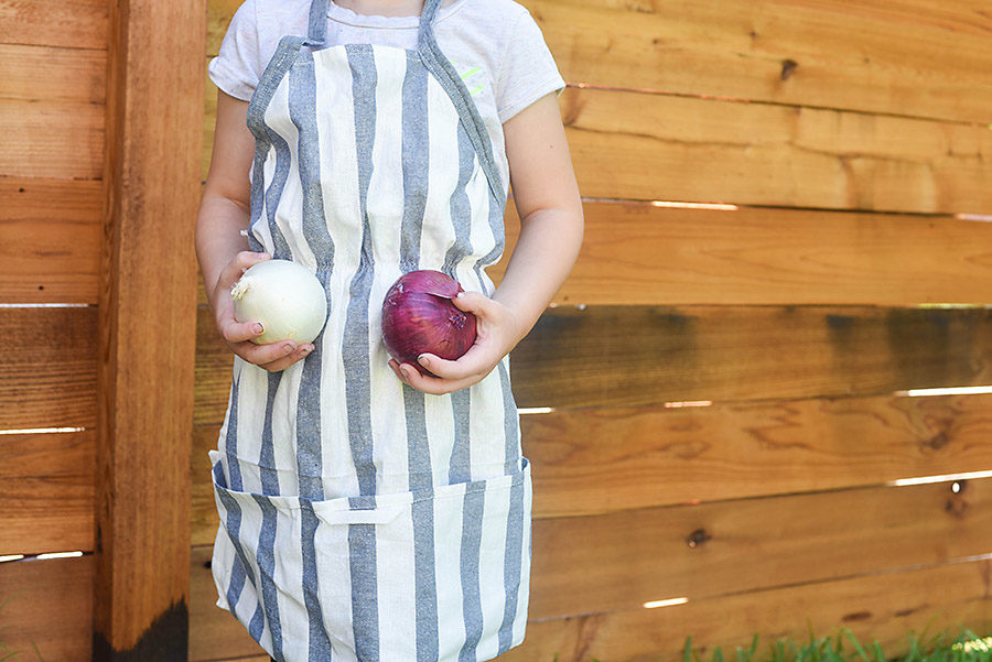 DIY Toddler Aprons Using Dish Towels – Studio Xtine